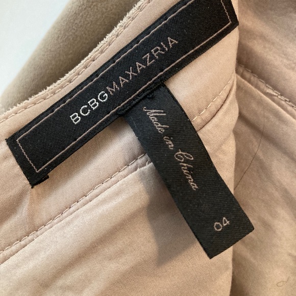 BCBG Maxazria Tan Faux Suede Mini Skirt Sz 4 - Picture 3 of 5